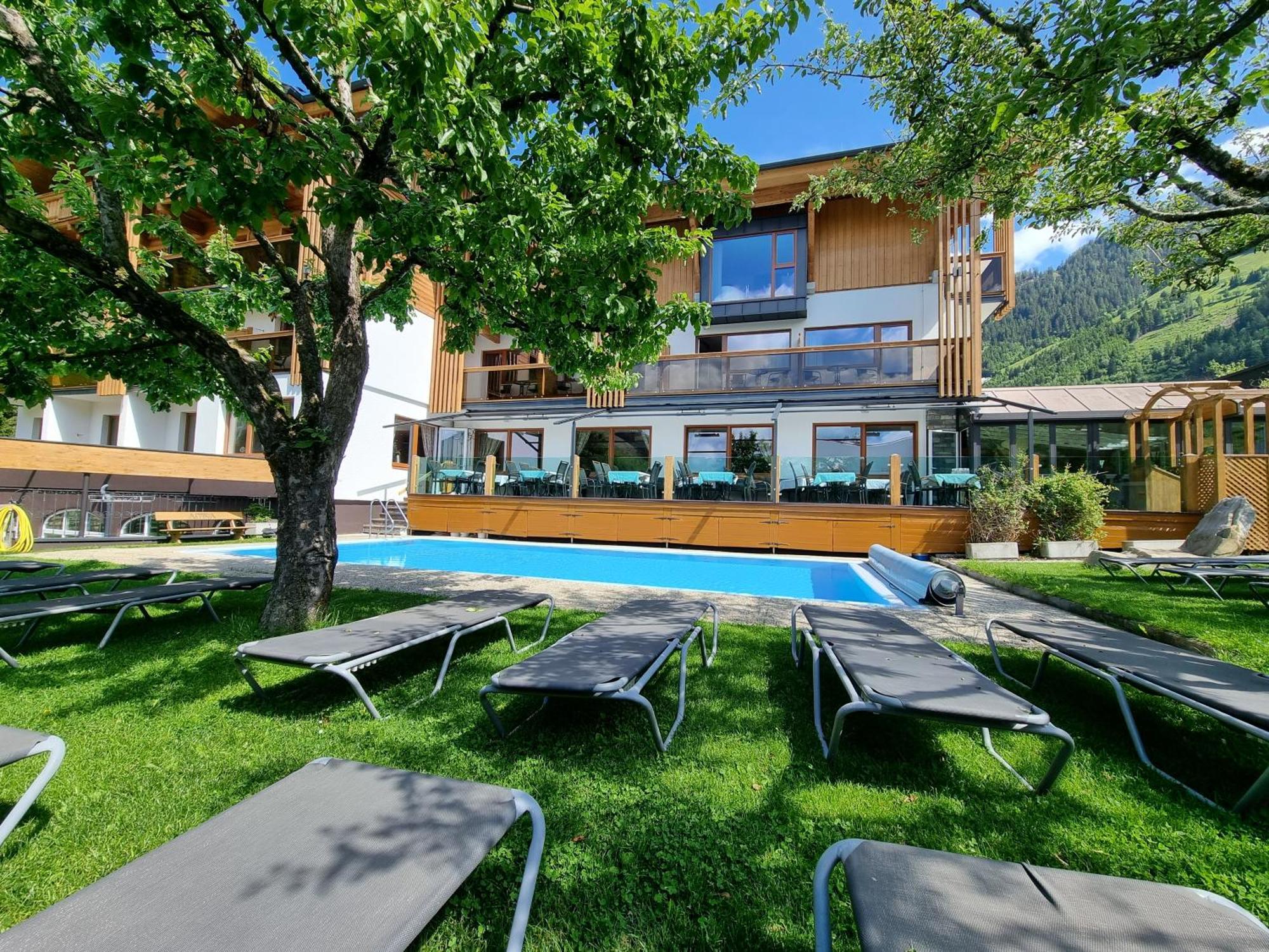 ראוריס Hotel Alpina מראה חיצוני תמונה