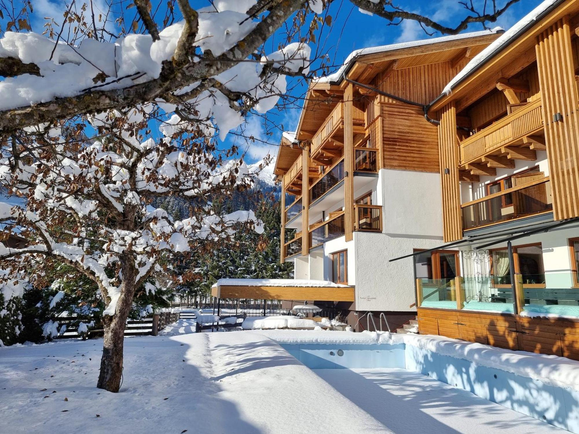 ראוריס Hotel Alpina מראה חיצוני תמונה