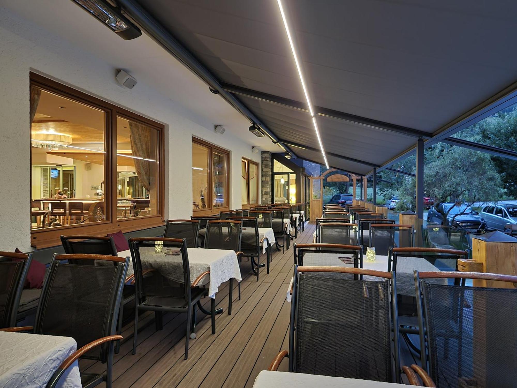 ראוריס Hotel Alpina מראה חיצוני תמונה